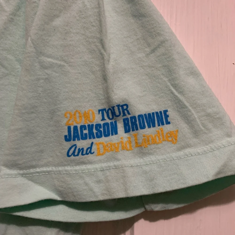 Never worn ladies XXL Jackson Browne tour tshirt from 2010 - Picture 2 of 3